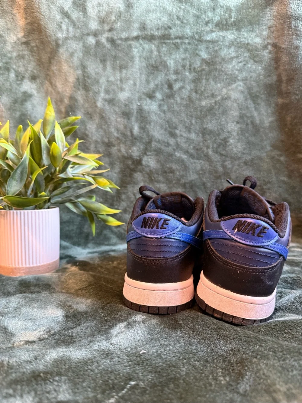 Nike Men’s Low-Top Sneakers in Black and Blue